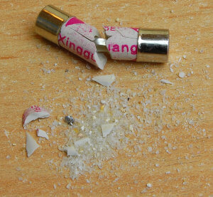 The fuse does have a sand filling
